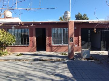 Chalet en venta de 3 dormitorios c/ cochera en Jesús Nazareno