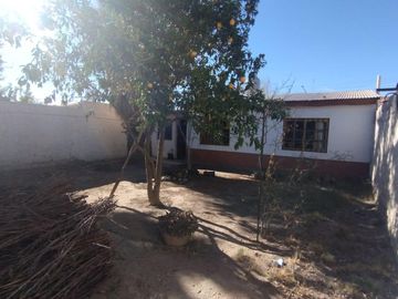 Chalet en venta de 3 dormitorios c/ cochera en Jesús Nazareno