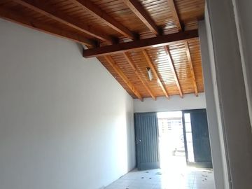 Chalet en venta de 3 dormitorios c/ cochera en Jesús Nazareno