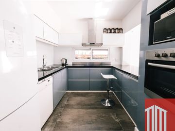 Departamento en venta de 5 dormitorios c/ cochera en Centro