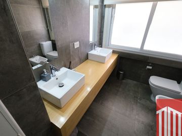 Departamento en venta de 5 dormitorios c/ cochera en Centro