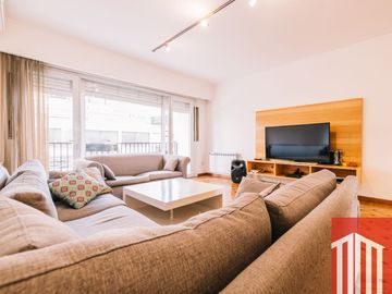 Departamento en venta de 5 dormitorios c/ cochera en Centro