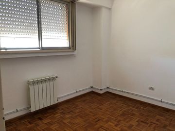 Soler 28 2 Dorm.   Calefac. Central U$S 75.000