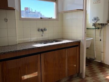 Soler 28 2 Dorm.   Calefac. Central U$S 75.000