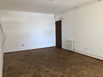 Soler 28 2 Dorm.   Calefac. Central U$S 75.000