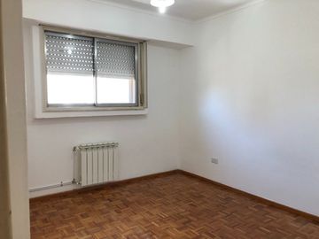 Soler 28 2 Dorm.   Calefac. Central U$S 75.000