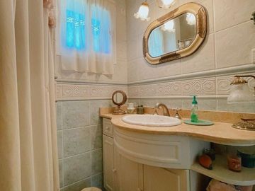 Hermosa Casa En Bosque Alto