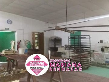 CASA + 2 LOCALES EN VENTA - IDEAL INVERSION