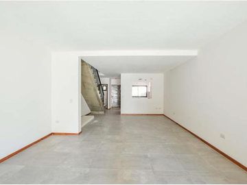 Casa en VENTA-Condos Ugarchete, Aldea Fisherton- 3 dorm 3 baños,2 cocheras,PATIO