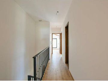 Casa en VENTA-Condos Ugarchete, Aldea Fisherton- 3 dorm 3 baños,2 cocheras,PATIO