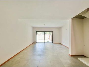 Casa en VENTA-Condos Ugarchete, Aldea Fisherton- 3 dorm 3 baños,2 cocheras,PATIO