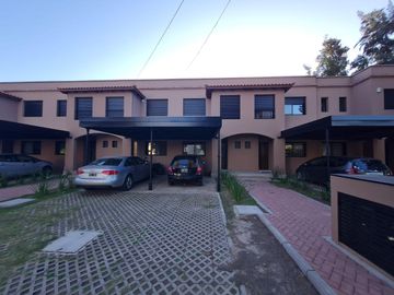 Casa en VENTA-Condos Ugarchete, Aldea Fisherton- 3 dorm 3 baños,2 cocheras,PATIO