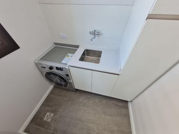 EN VENTA Depto 1 dorm vista al río y balcón- en barrio  Arroyito-Rosario