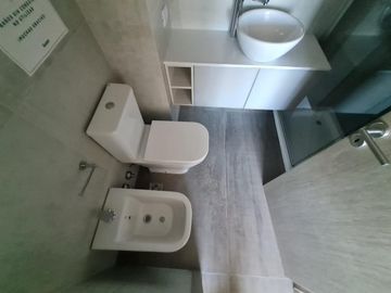 EN VENTA Depto 1 dorm vista al río y balcón- en barrio  Arroyito-Rosario