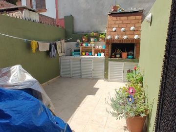 Dúplex en venta de 2 dormitorios c/ cochera en Costa Azul