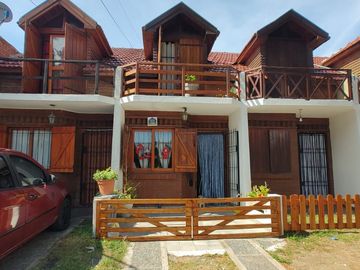 Dúplex en venta de 2 dormitorios c/ cochera en Costa Azul