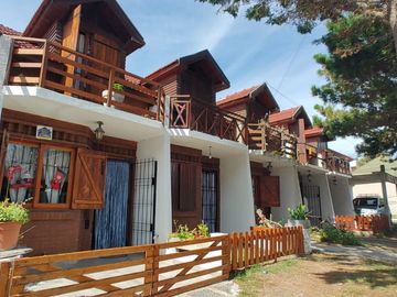 Dúplex en venta de 2 dormitorios c/ cochera en Costa Azul
