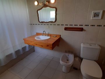 CODIGO 240 - TRIPLEX ALQUILER CON PILETA Y PARRILLA- ZONA DUPLEX PINAMAR