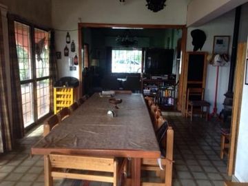 CASA QUINTA EN VENTA (O PERMUTA) EN LA SERRANITA SOBRE LOTE DE 6.540 m2 - KM. 25 DE LA RUTA 226
