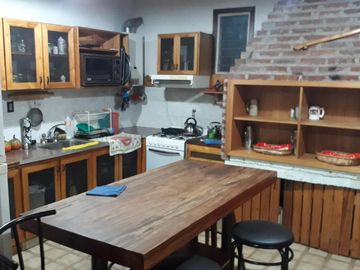 CASA QUINTA EN VENTA (O PERMUTA) EN LA SERRANITA SOBRE LOTE DE 6.540 m2 - KM. 25 DE LA RUTA 226