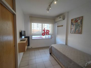 CODIGO 221 - CENTRO PLAYA PINAMAR - 3 AMBIENTES CON COCHERA Y PARRILLA