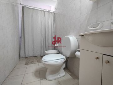 CODIGO 221 - CENTRO PLAYA PINAMAR - 3 AMBIENTES CON COCHERA Y PARRILLA