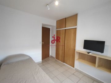 CODIGO 221 - CENTRO PLAYA PINAMAR - 3 AMBIENTES CON COCHERA Y PARRILLA