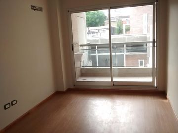 EN VENTA Departamento 1 dorm c/ patio -  Italia 100 - Centro, Rosario