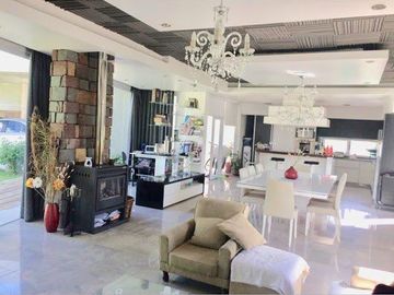 Casa En Venta Barrio Malibu Pileta Natural