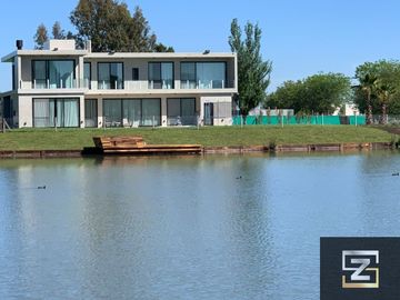 Casa En Terralagos Salida A La Laguna  Muelle Propio  Barrio Playa  Calidad De Construccion Premium