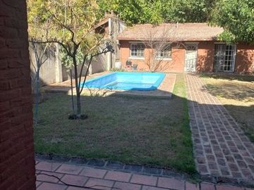 Casa en venta de 3 dormitorios c/ cochera en San Miguel