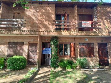 Dúplex en venta de 2 dormitorios c/ cochera en Costa Azul