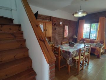 Dúplex en venta de 2 dormitorios c/ cochera en Costa Azul