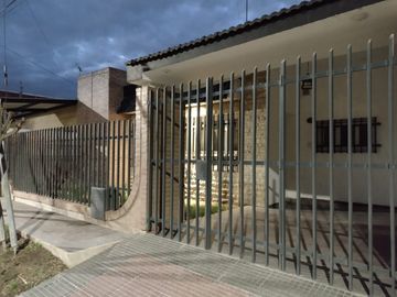 Apto Bancor , Villa Allende,  Casa en venta de 3 dormitorios c/ cochera