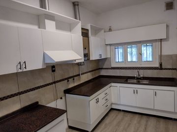 Apto Bancor , Villa Allende,  Casa en venta de 3 dormitorios c/ cochera