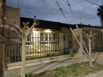 Apto Bancor , Villa Allende,  Casa en venta de 3 dormitorios c/ cochera