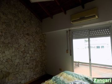 VENTA-TRIPLEX 4 AMB PATIO FONDO COCHERA 2 TZAS-PARQUE PATRICIOS