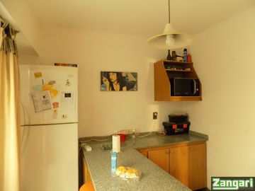 VENTA-TRIPLEX 4 AMB PATIO FONDO COCHERA 2 TZAS-PARQUE PATRICIOS