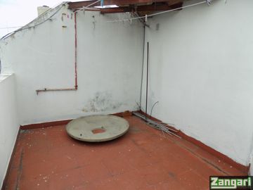 VENTA-TRIPLEX 4 AMB PATIO FONDO COCHERA 2 TZAS-PARQUE PATRICIOS