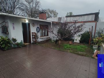 Casa en venta de 4 dormitorios c/ cochera en Costa Azul
