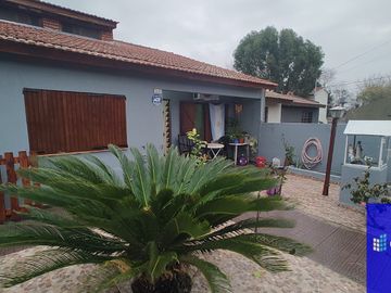 Casa en venta de 4 dormitorios c/ cochera en Costa Azul