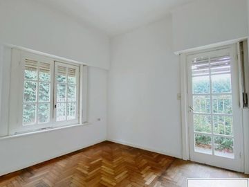 Casa en venta de 5 dormitorios c/ cochera en Centro
