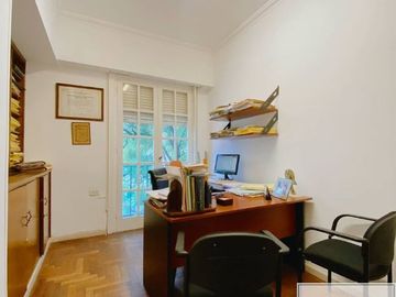 Casa en venta de 5 dormitorios c/ cochera en Centro