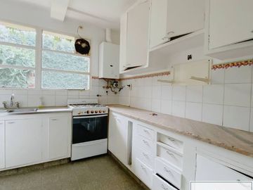 Casa en venta de 5 dormitorios c/ cochera en Centro