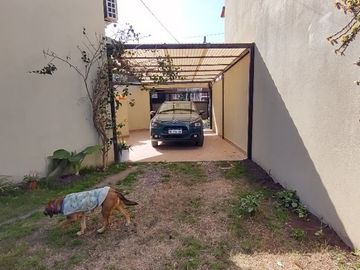 calle 85bis e/ 116 y 117 Villa Elvira - Casa 3 dormitorios c/ cochera
