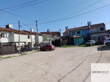 calle 85bis e/ 116 y 117 Villa Elvira - Casa 3 dormitorios c/ cochera