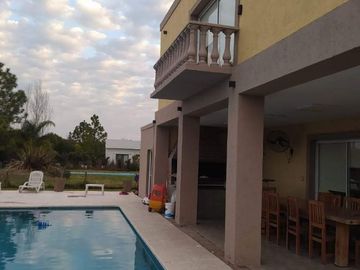 Casa en venta de 6 dormitorios en Don Joaquín Canning