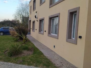 Casa en venta de 6 dormitorios en Don Joaquín Canning