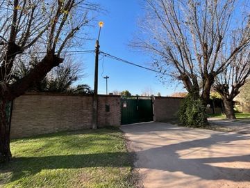 Casa quinta en venta de 1600m2 ubicado en Roldán