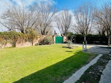 Casa quinta en venta de 1600m2 ubicado en Roldán